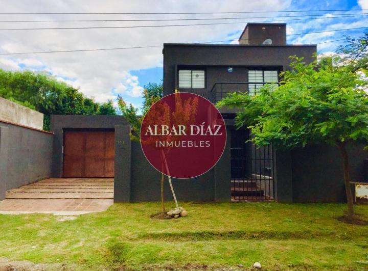 Casa · 125m² · 5 Ambientes · 2 Cocheras