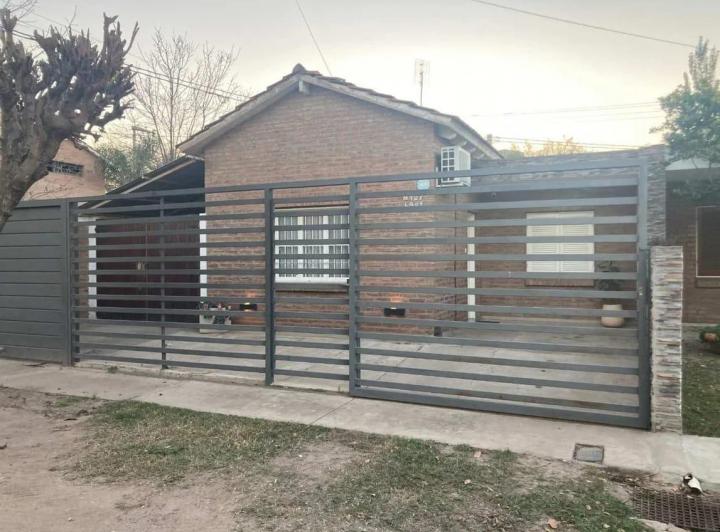 Casa · 90m² · 3 Ambientes · 1 Cochera