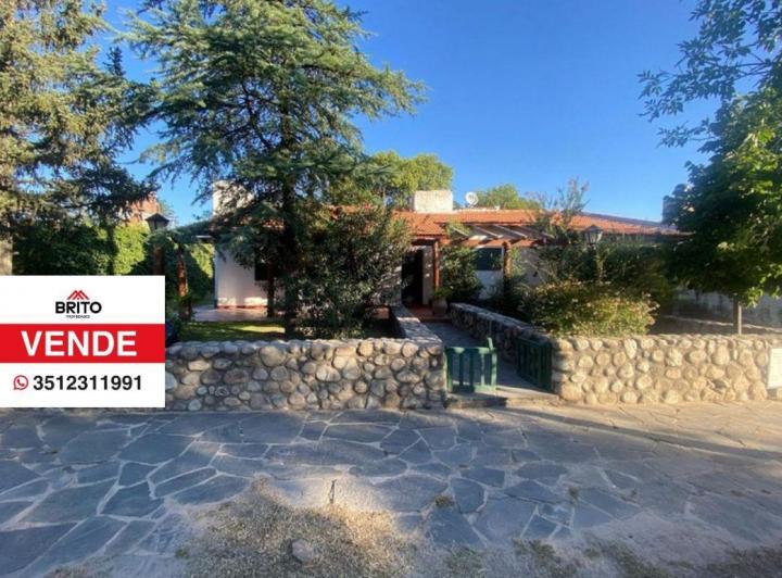 Casa · 138m² · 8 Ambientes · 2 Cocheras