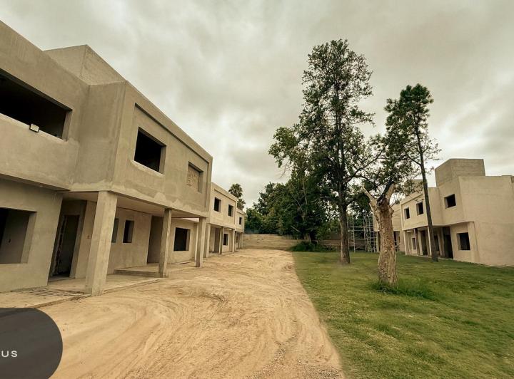 Casa · 150m² · 5 Ambientes · 2 Cocheras