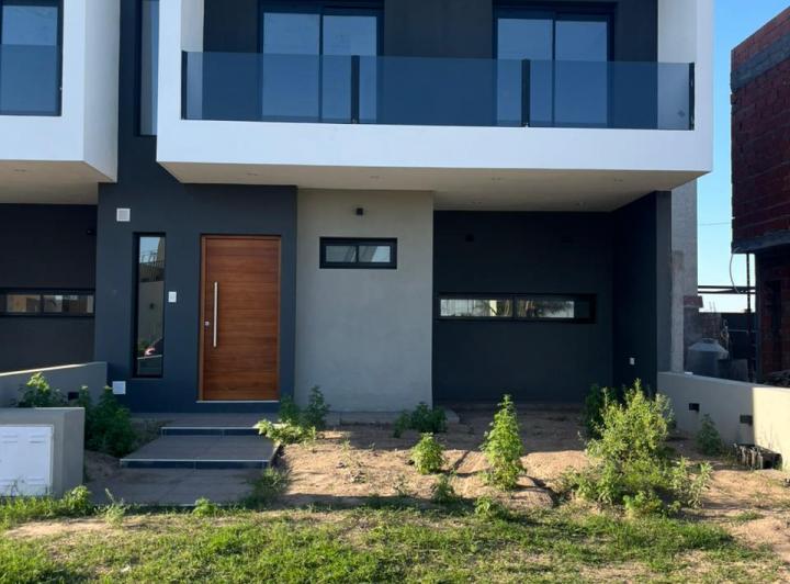 Casa · 140m² · 3 Dormitorios