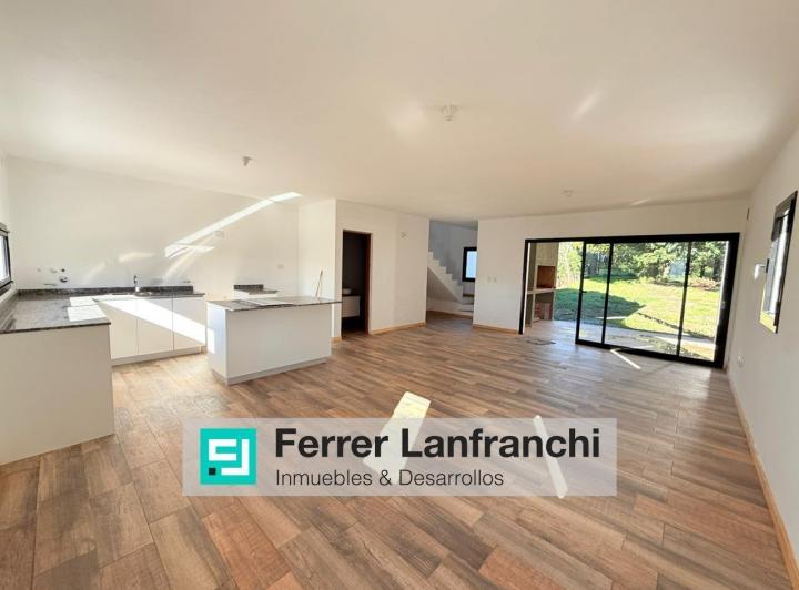 Casa · 400m² · 11 Ambientes · 2 Cocheras