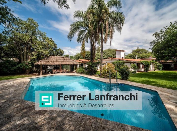 Casa · 547m² · 8 Ambientes · 3 Cocheras