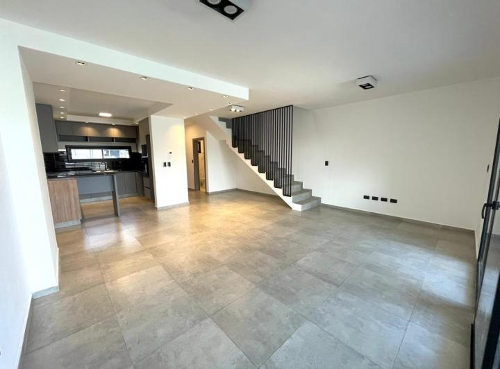 Casa · 130m² · 6 Ambientes