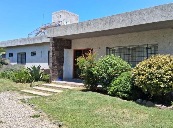 Casa · 180m² · 5 Ambientes · 1 Cochera