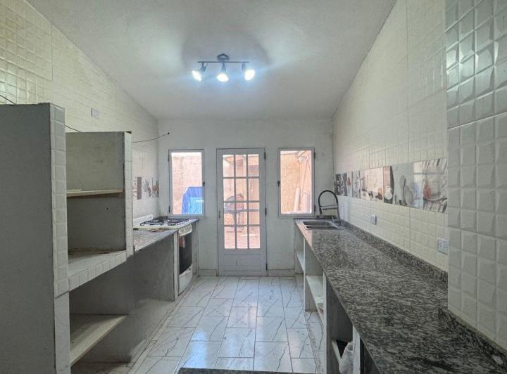 Casa · 75m² · 4 Ambientes · 1 Cochera