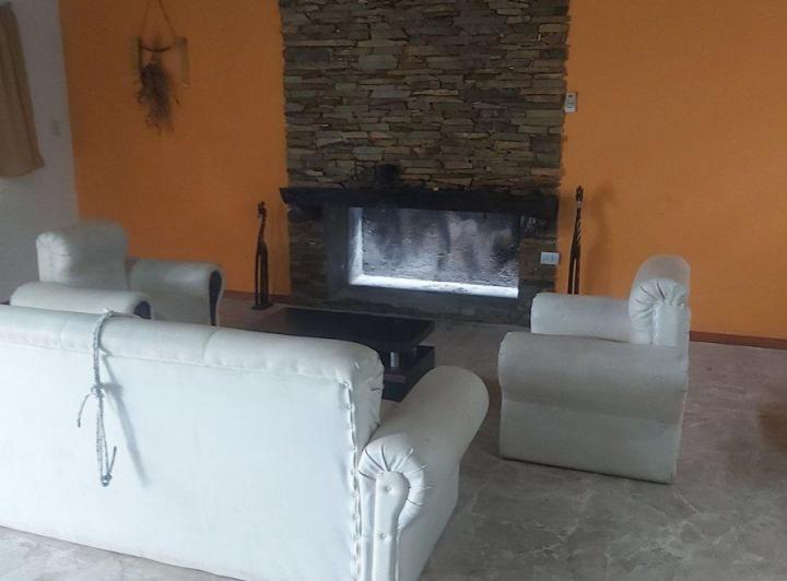 Casa · 180m² · 3 Ambientes · 2 Cocheras