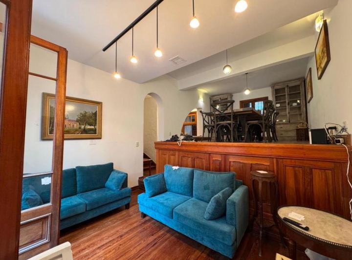 Casa · 200m² · 5 Ambientes · 1 Cochera