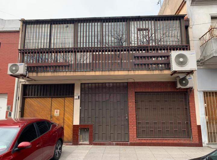 Casa · 187m² · 4 Ambientes · 2 Cocheras