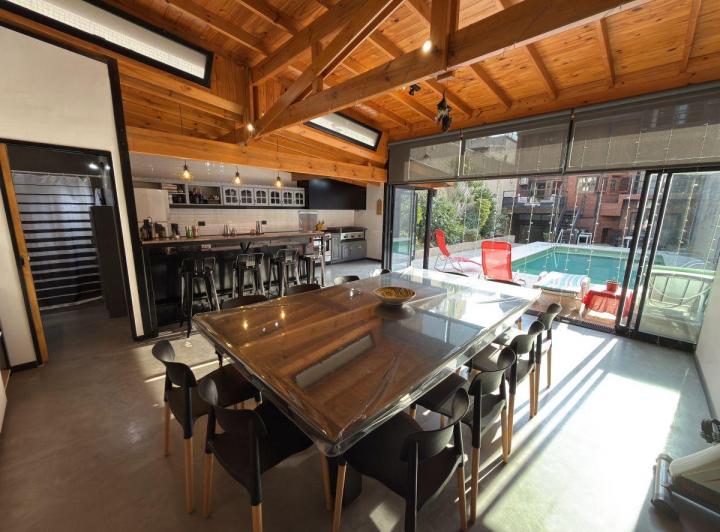 Casa · 409m² · 7 Ambientes · 4 Cocheras