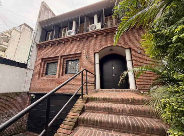 Casa · 287m² · 6 Ambientes · 2 Cocheras