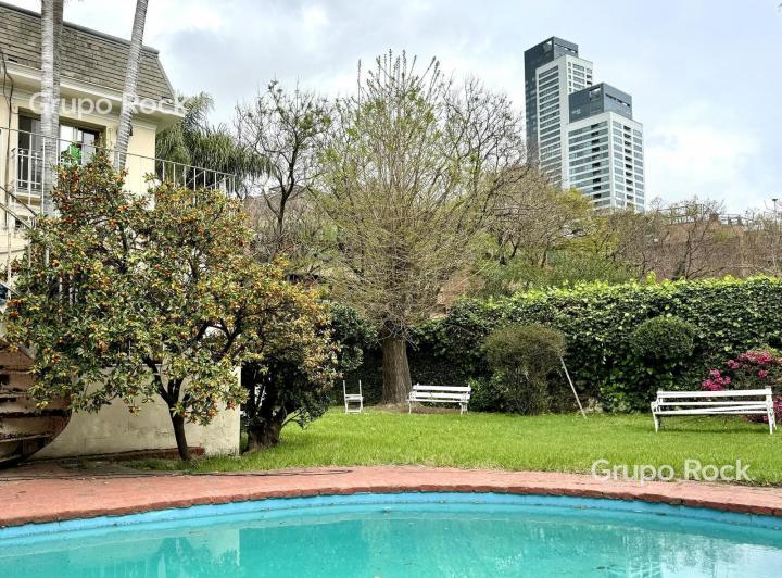 Casa · 431m² · 7 Ambientes · 1 Cochera