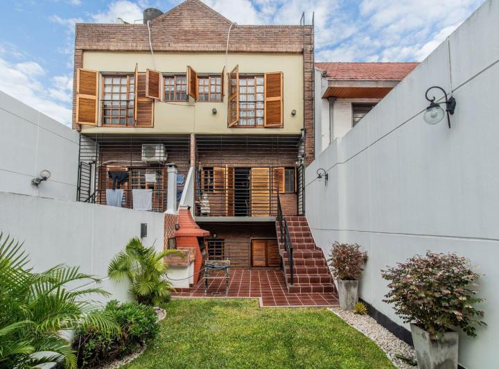 Casa · 192m² · 5 Ambientes · 2 Cocheras