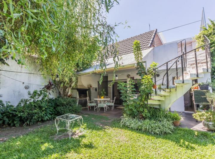 Casa · 244m² · 5 Ambientes · 1 Cochera
