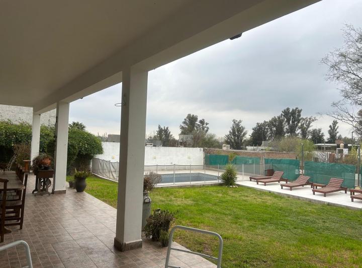 Casa · 336m² · 7 Ambientes · 2 Cocheras