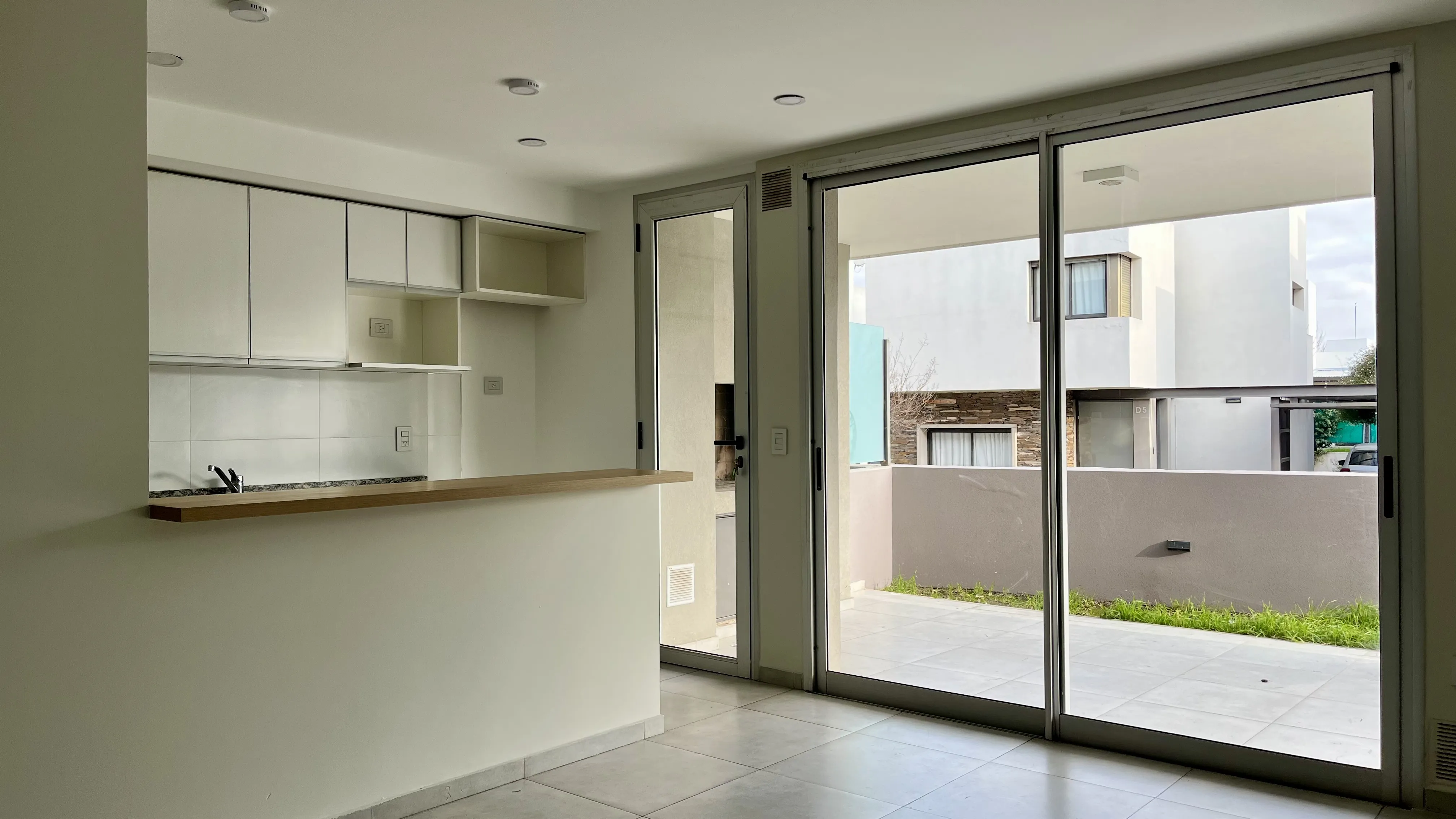 Departamento en Alquiler de 2 dormitorios en Las Piedras, Valle Escondido