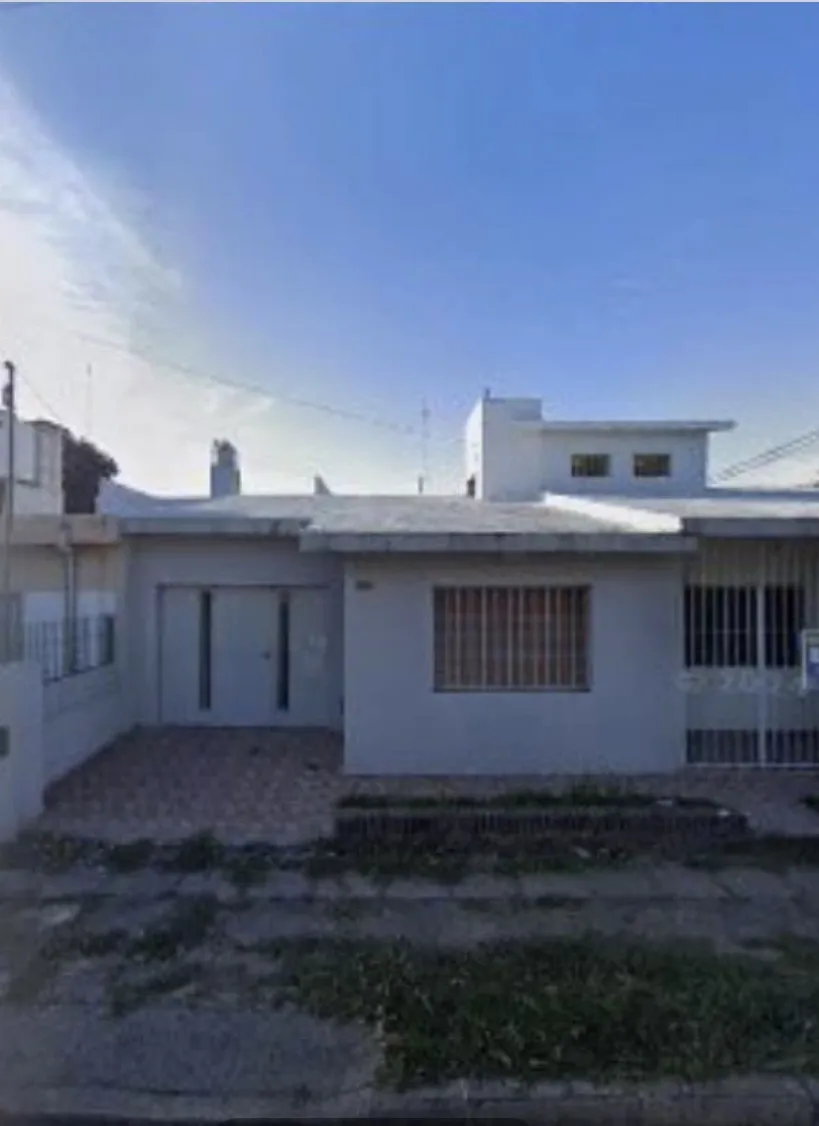 Venta casa tres dormitorios gas natural
