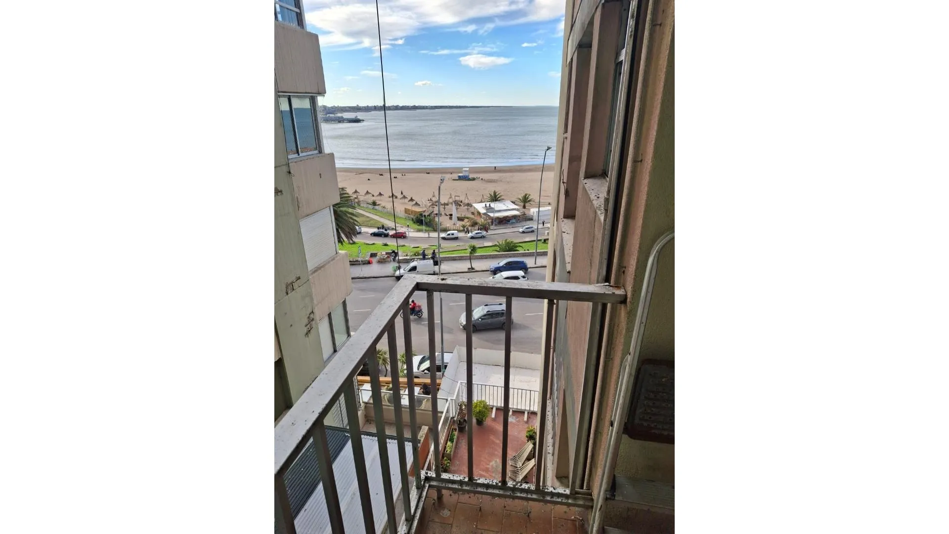 VENTA DPTO 2 AMB CON BALCÓN Y VISTA LATERAL AL MAR