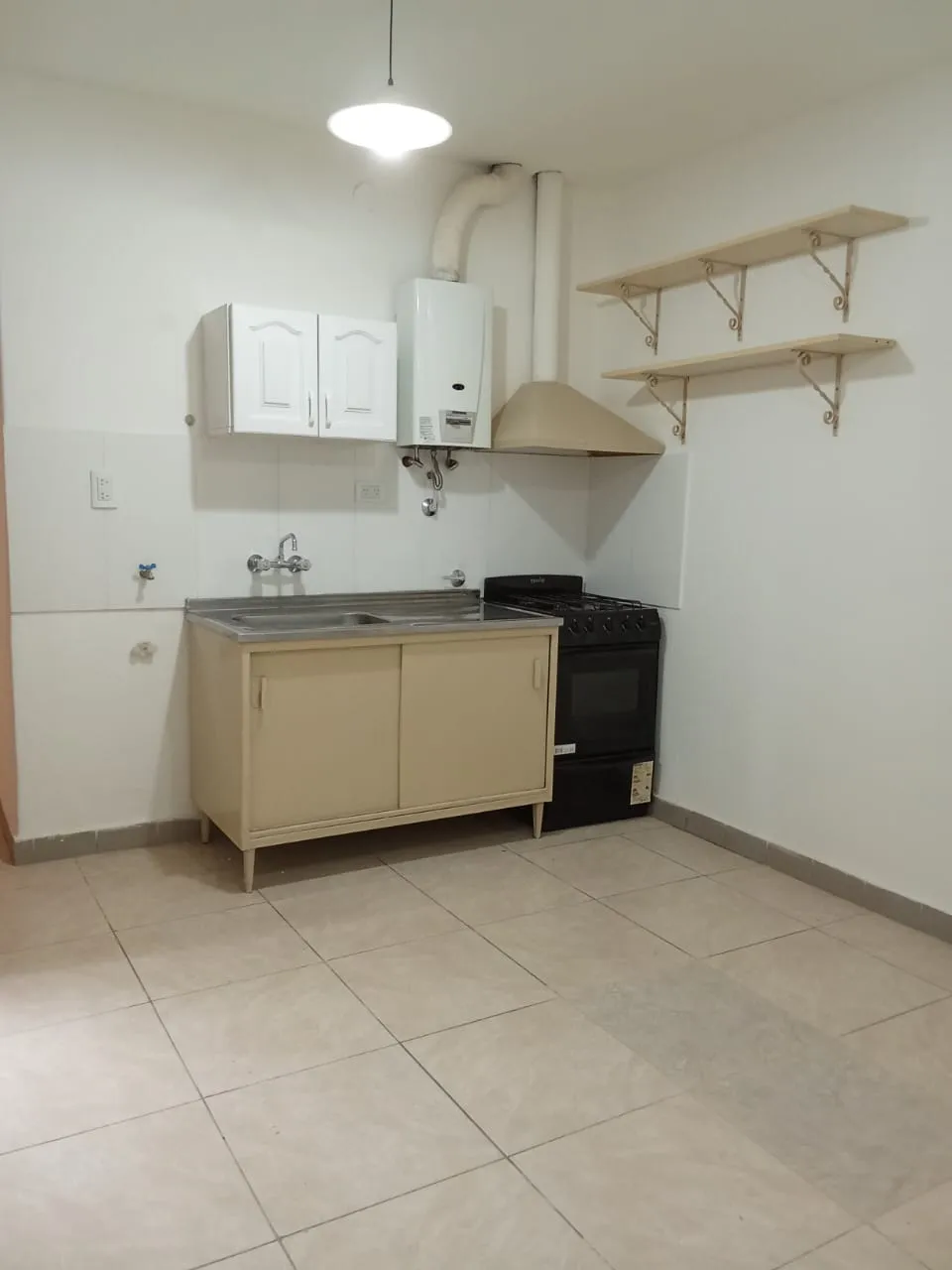 B° Resid. Vélez Sarsfield. 1dorm, dño, sin comis., no hay exp. No animales...