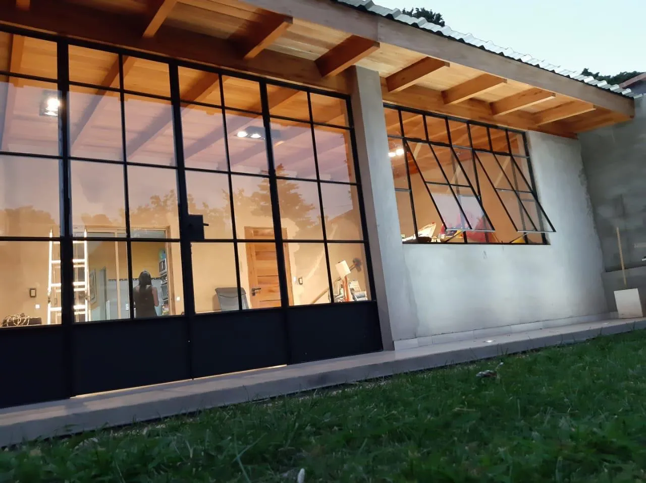 DÚPLEX EN VENTA EN RIO CEBALLOS– EXCELENTE UBICACIÓN Y AMPLIOS ESPACIOS