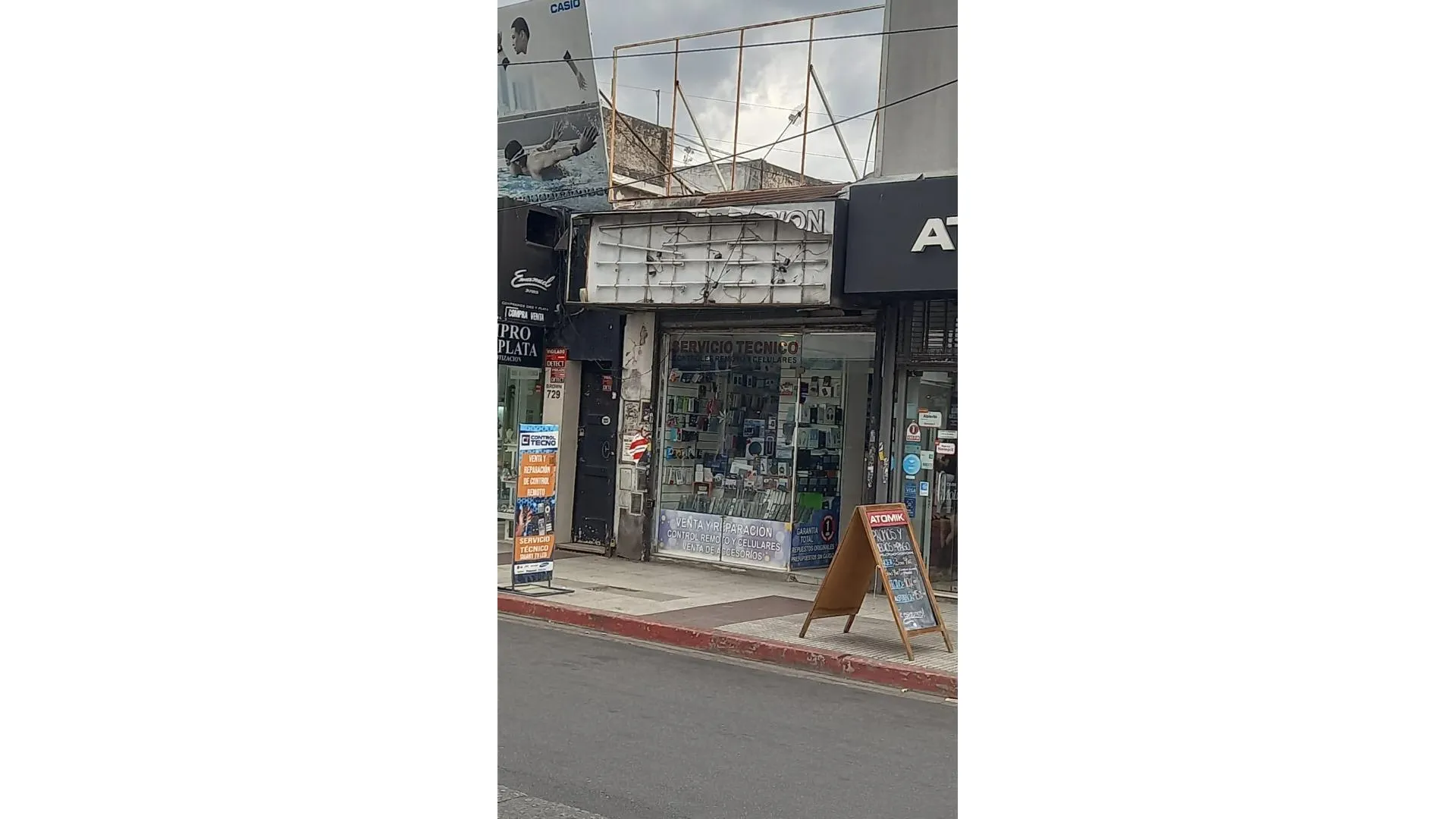 LOCAL COMERCIAL  MORON CENTRO