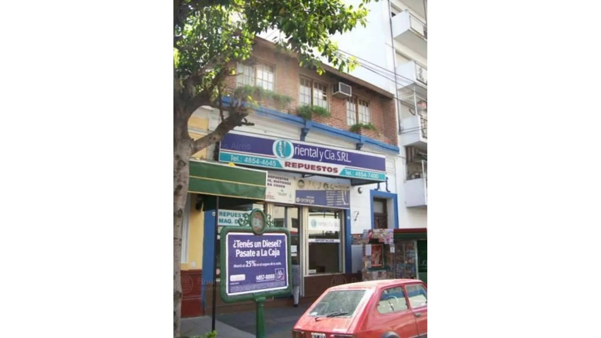 Excelente local con vivienda en zona comercial
