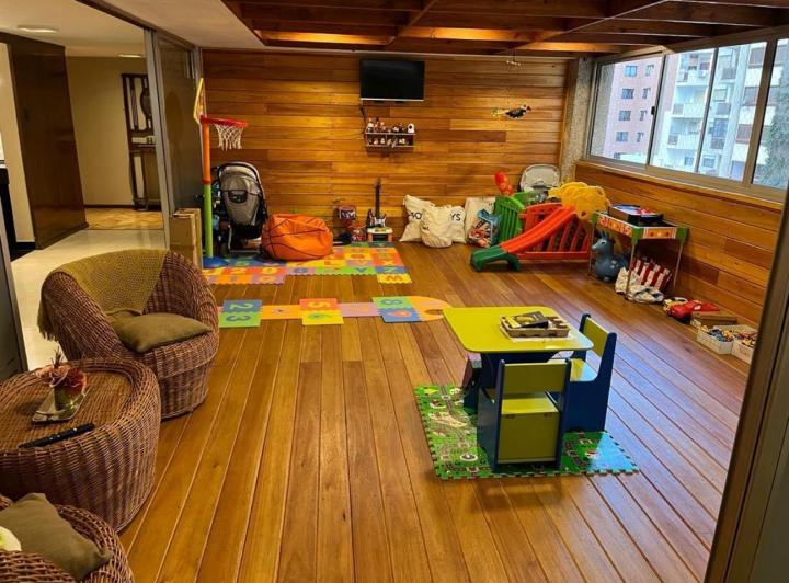 Departamento · 300m² · 7 Ambientes · 1 Cochera
