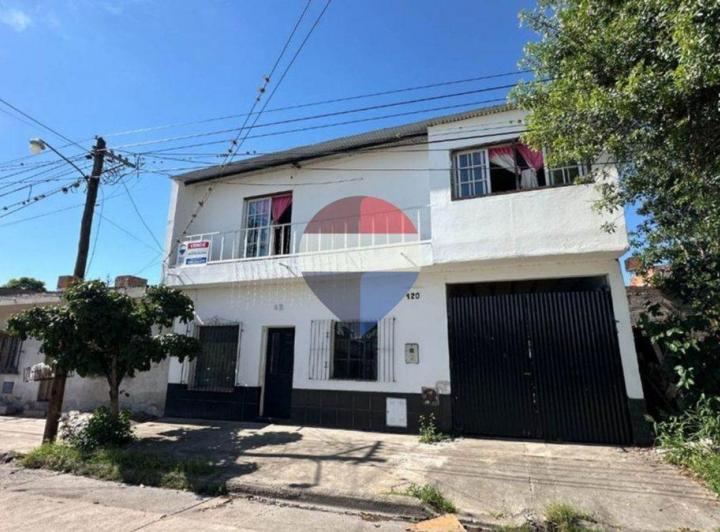 Casa · 268m² · 10 Ambientes · 1 Cochera
