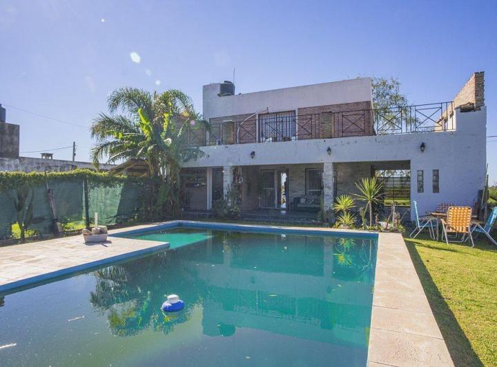 Casa · 105m² · 3 Ambientes · 2 Cocheras