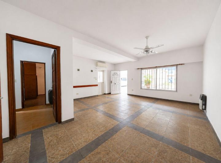Casa · 193m² · 5 Ambientes · 1 Cochera
