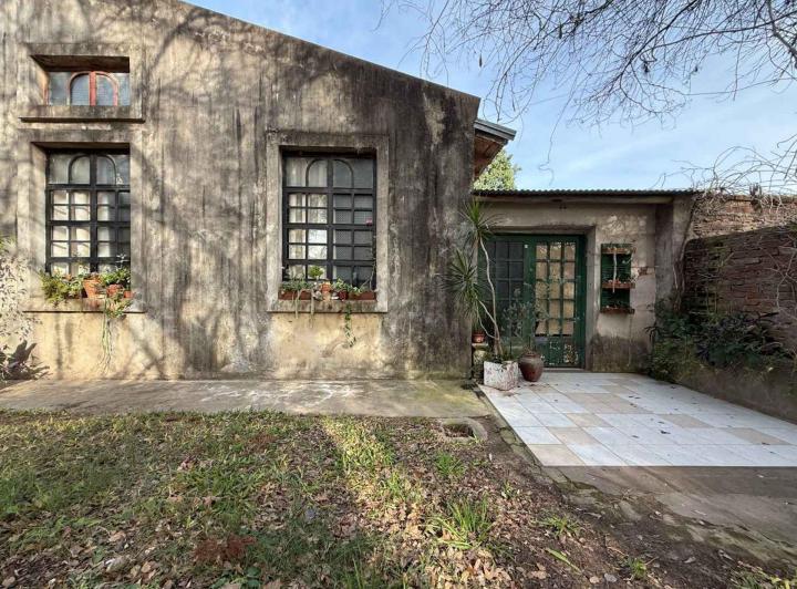 Casa · 130m² · 6 Ambientes · 1 Cochera