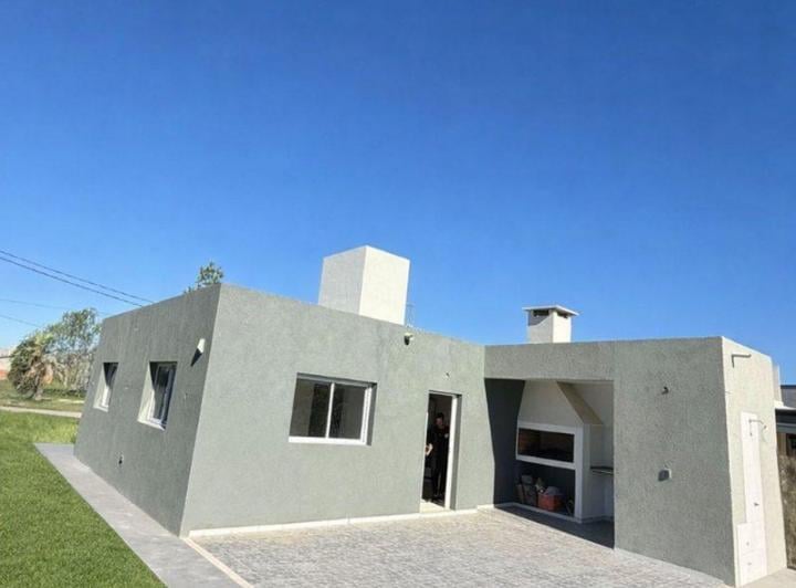 Casa · 72m² · 3 Ambientes · 2 Cocheras