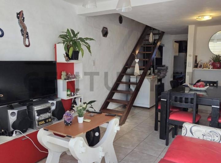 Casa · 60m² · 3 Ambientes · 2 Cocheras