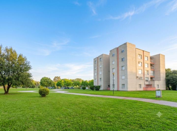 Departamento · 80m² · 5 Ambientes · 1 Cochera