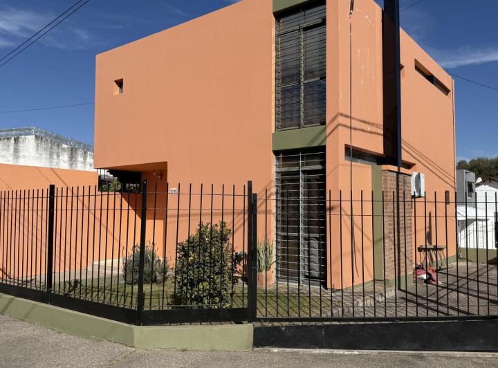 Casa · 155m² · 5 Ambientes · 3 Cocheras