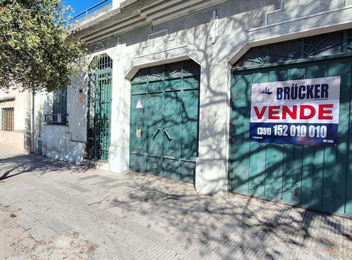 Casa · 175m² · 3 Ambientes · 2 Cocheras