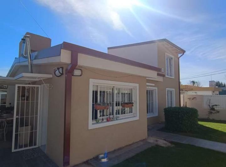 Casa · 231m² · 7 Ambientes · 1 Cochera