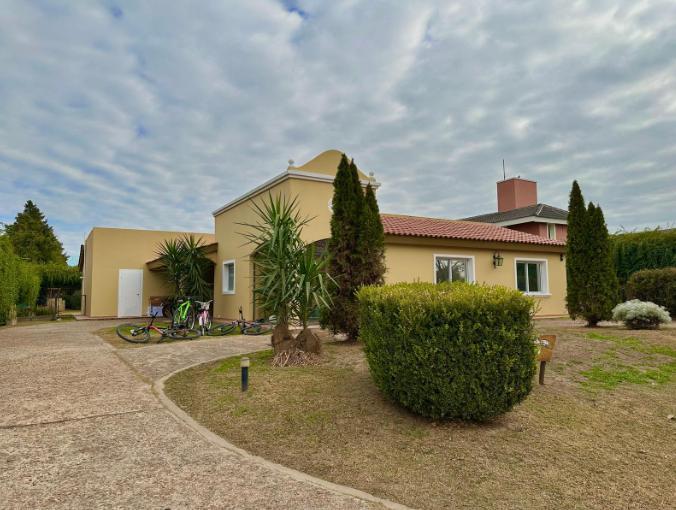 Casa · 310m² · 12 Ambientes · 3 Cocheras