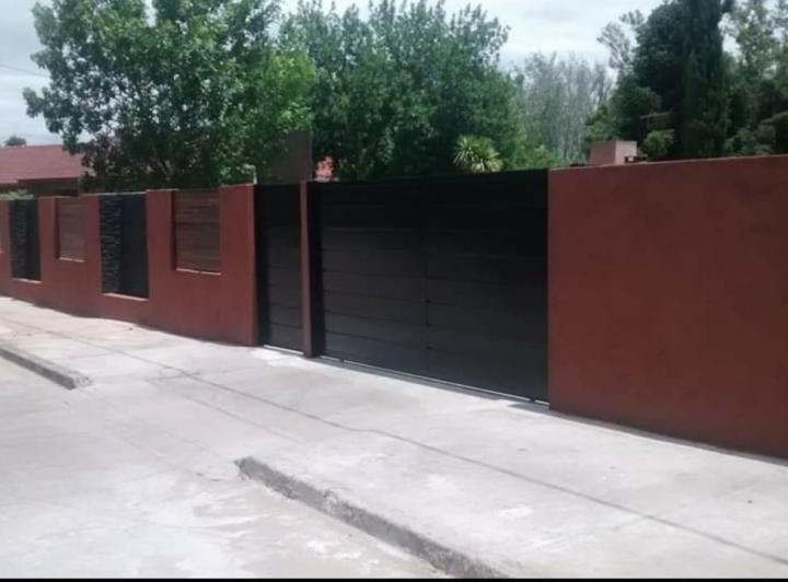 Casa · 190m² · 7 Ambientes · 2 Cocheras