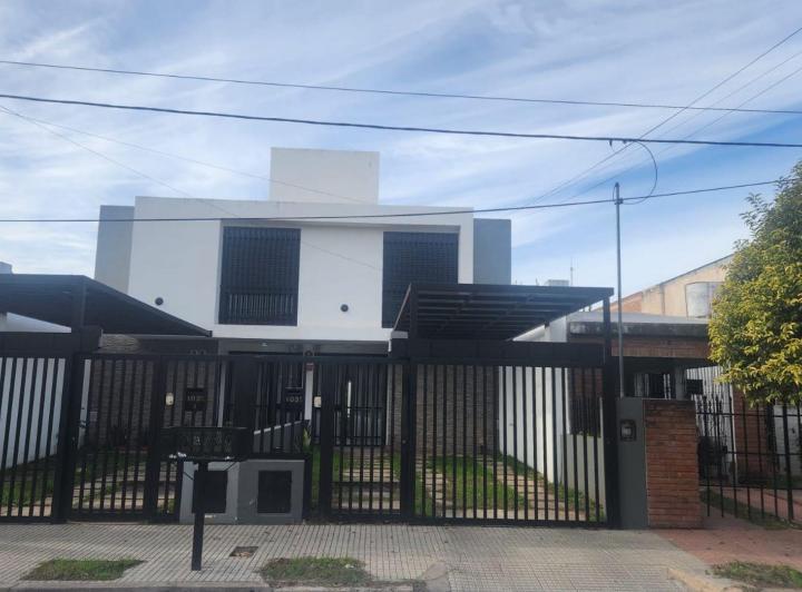 Casa · 108m² · 4 Ambientes · 1 Cochera