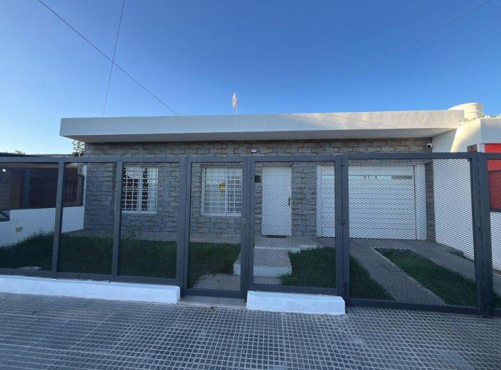 Casa · 111m² · 5 Ambientes · 2 Cocheras