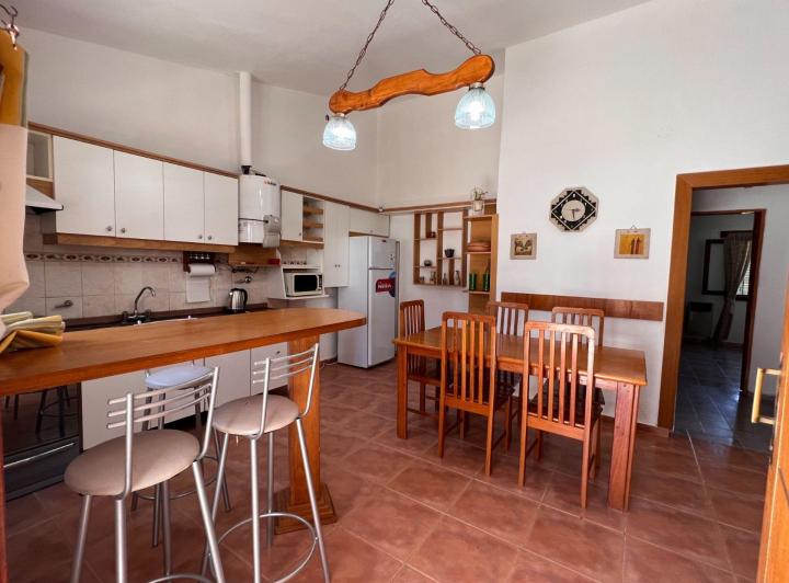 Casa · 98m² · 4 Ambientes · 2 Cocheras