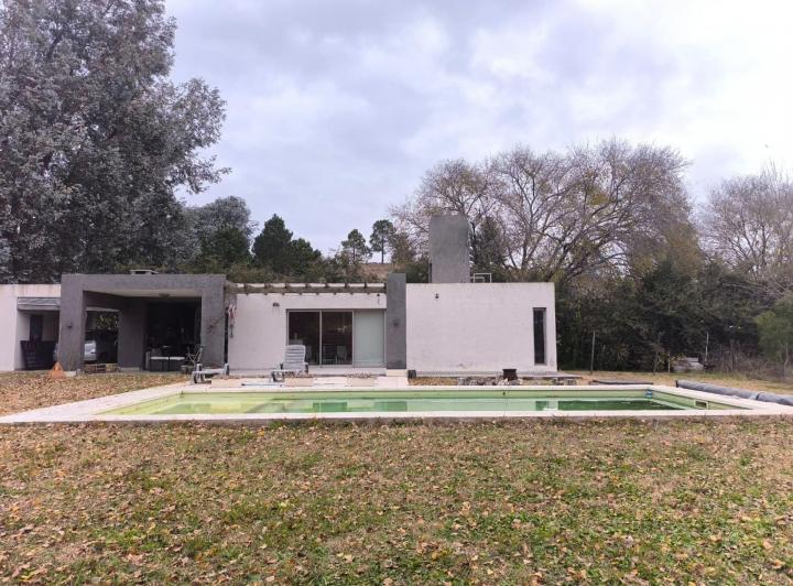 Casa · 120m² · 2 Ambientes · 2 Cocheras