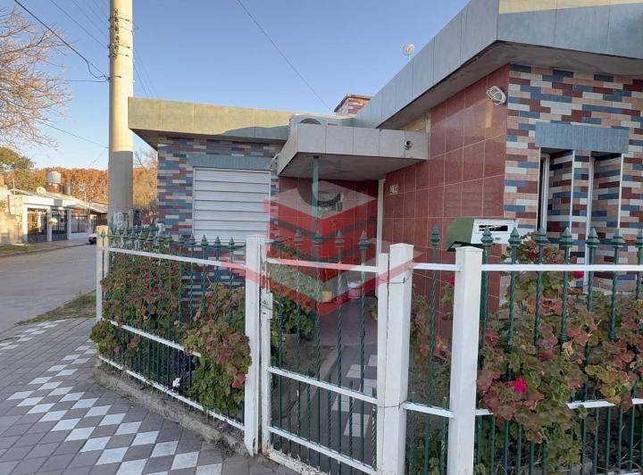 Casa · 238m² · 4 Dormitorios · 1 Cochera