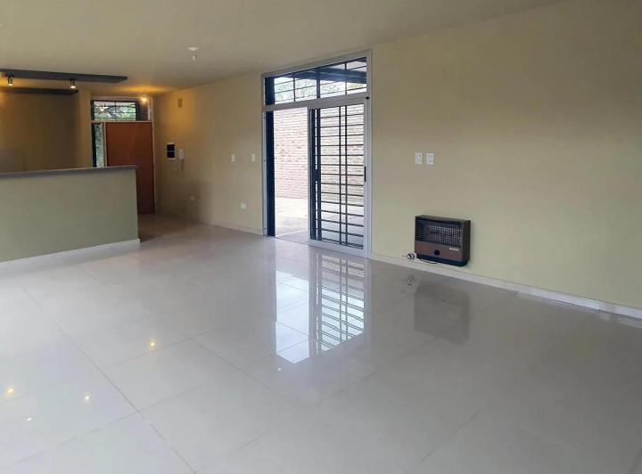 Casa · 110m² · 4 Ambientes · 2 Cocheras