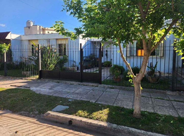 Casa · 105m² · 6 Ambientes · 1 Cochera