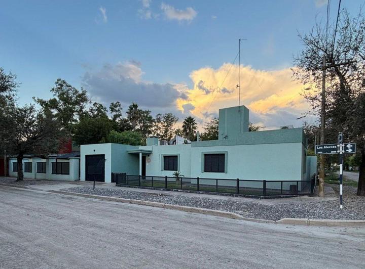 Casa · 130m² · 4 Ambientes · 1 Cochera