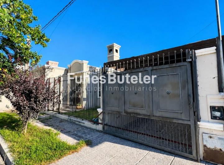 Casa · 250m² · 6 Ambientes · 2 Cocheras