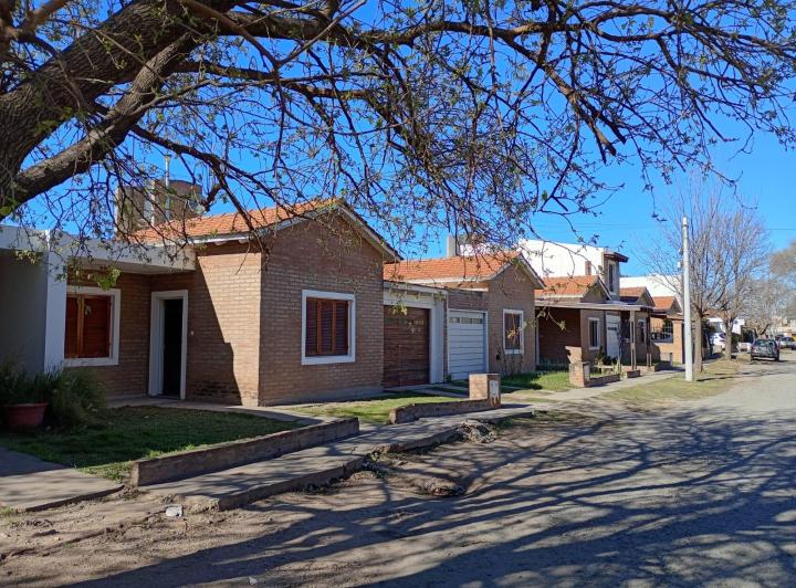 Casa · 120m² · 4 Ambientes · 2 Cocheras