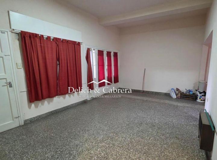 Casa · 145m² · 6 Ambientes · 1 Cochera